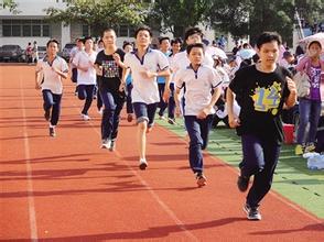 北京将制定中小学塑胶跑道新标准